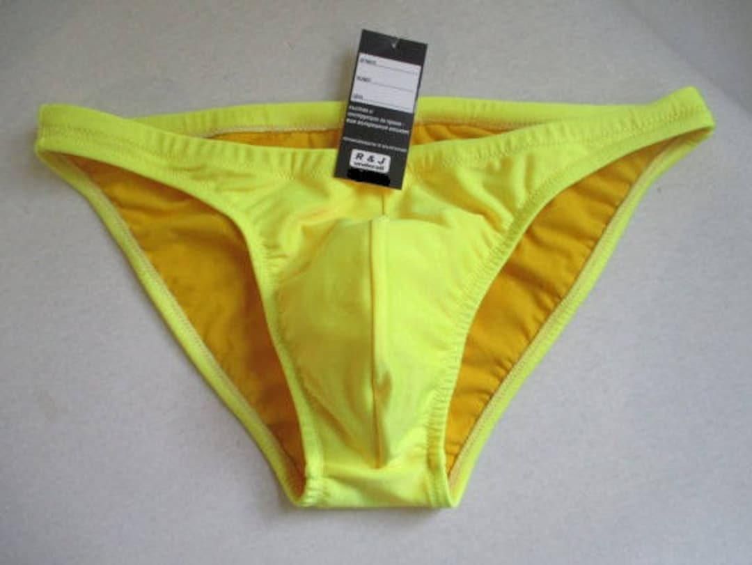 skimpiest mens swimwear најслабији мушки купаћи костим